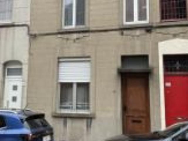 Te renoveren gesloten woning in Aalst