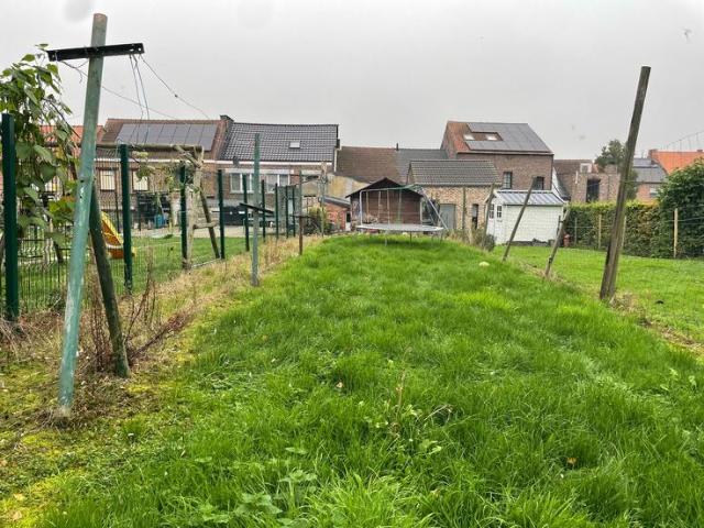 Te renoveren eengezinswoning met 3 slaapkamers