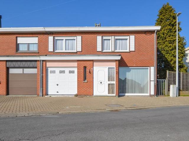 Te renoveren HOB met vier slaapkamers te Hooglede