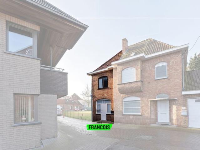 Te renoveren HOB in Hugo Verrieststraat 1 Aartrijke
