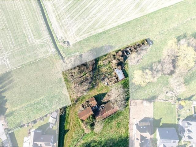 Te renoveren hoeve met veel potentieel in Alveringem