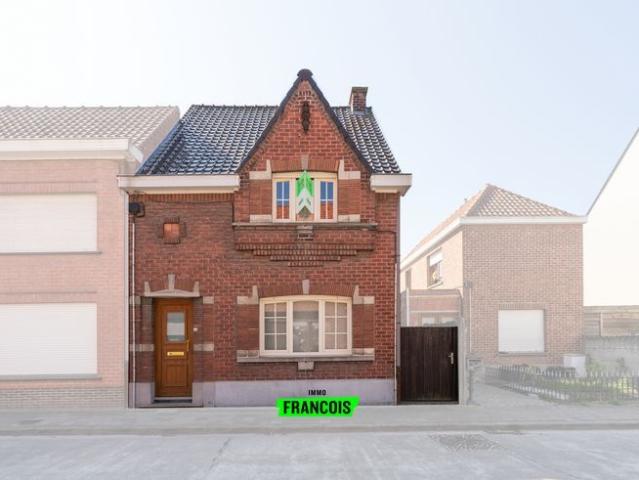 Te renoveren halfopen woning met 2 slaapkamers in Desselgem…