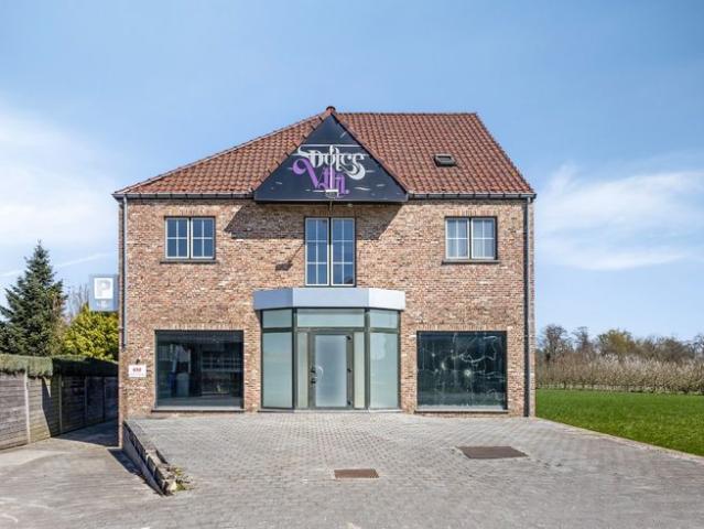 Te renoveren handelspand in Sint Truiden