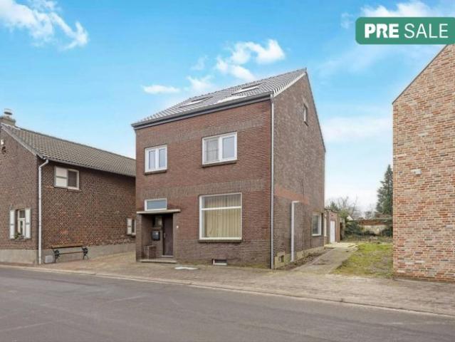 Te renoveren huis met 3 slaapkamers
