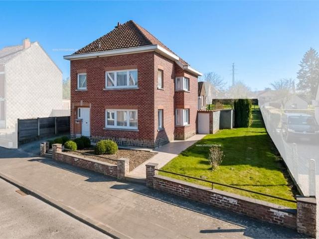 TE RENOVEREN HUIS MET LANDELIJKE LIGGING EN UITBREIDINGMOG