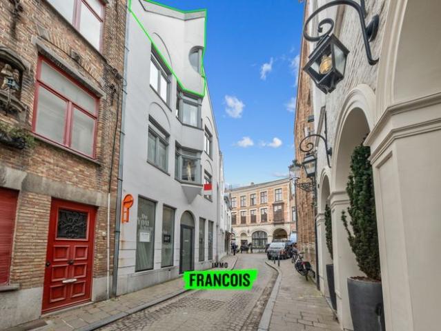 Te renoveren studioappartement op minder dan 100 meter van …