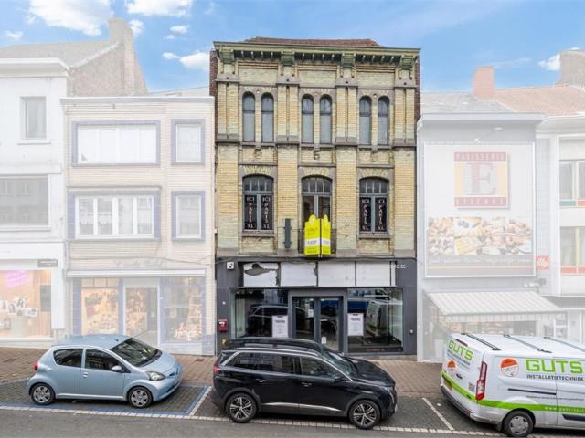 Te renoveren pand met handelsgelijkvloers op toplocatie