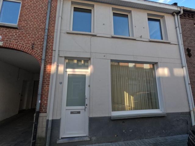 Te renoveren rijwoning