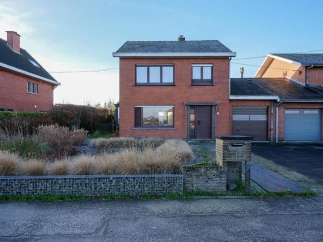 TE RENOVEREN RUIME WONING MET TUIN