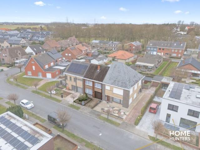 Te renoveren woning met 4 slaapkamers op een rustige locati