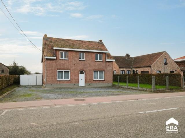 Te renoveren woning met 4 slpk in Terkoest