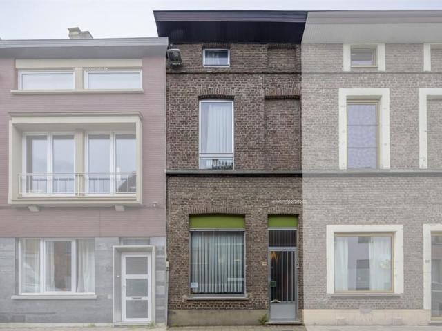 Te renoveren woning met 4 slpks en stadstuin in Gentbrugge
