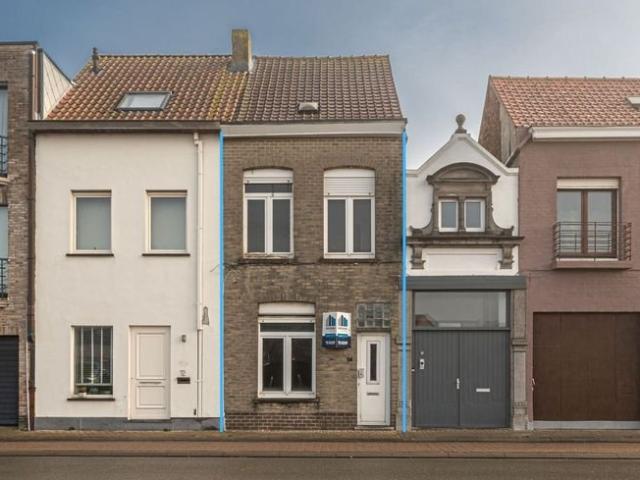 Te renoveren woning met 2 slaapkamers mogelijkheid tot 3.
