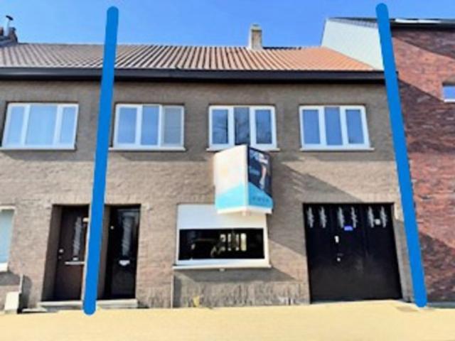 Te renoveren woning met 3 slaapkamers, garage en tuin