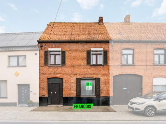 Te renoveren woning met 3 slaapkamers in het centrum van Le…