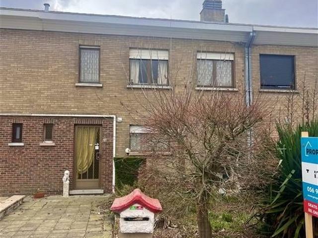 Te renoveren woning met 3 slaapkamers!