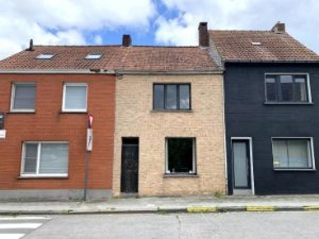 Te renoveren woning met twee slaapkamers in een mooie buurt