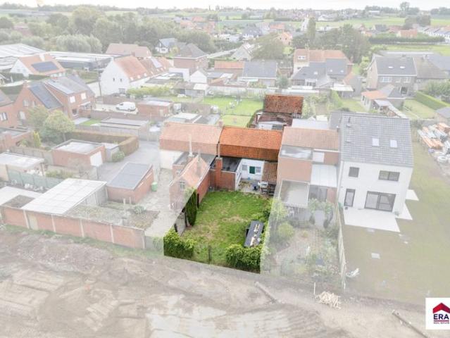 Te renoveren woning met tuin in Meulebeke