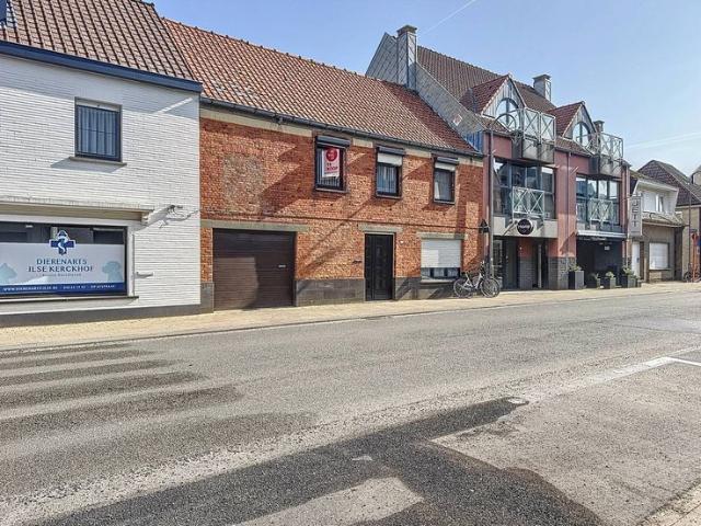 Te renoveren woning met tuin te koop in Knokke Heist