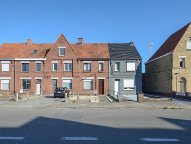 Te renoveren woning met uitweg
