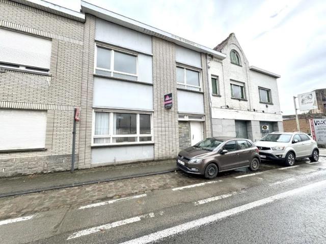 Te renoveren woning met veel potentieel