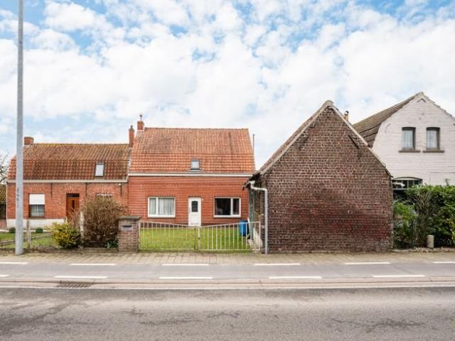 Te renoveren woning met veel potentieel te Bentille