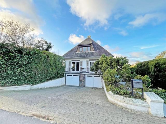 Te renoveren woning met rustige ligging