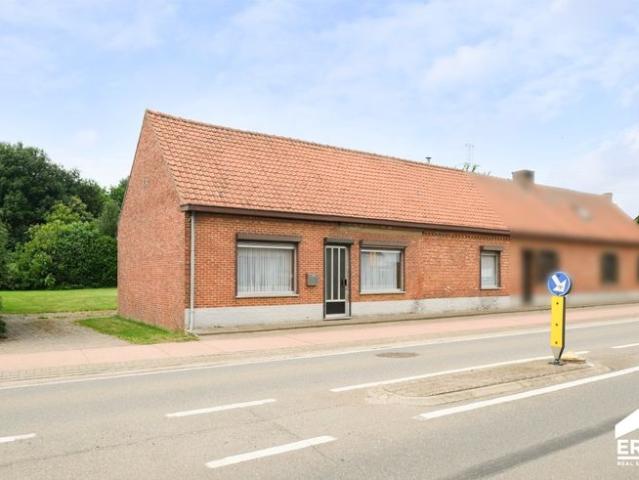 Te renoveren woning op een groot perceel van 1 ha te Lummen
