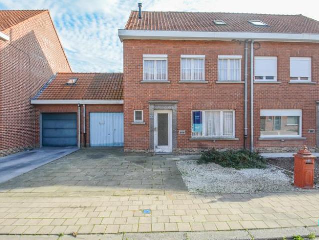 Te renoveren woning op rustige locatie