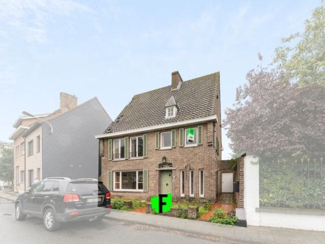 Te renoveren woning op toplocatie in Veurne!