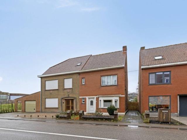 Te renoveren woning op 360m² grond te Koksijde Dorp