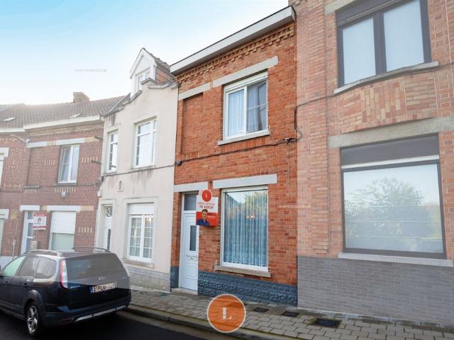 Te renoveren woning in Menen
