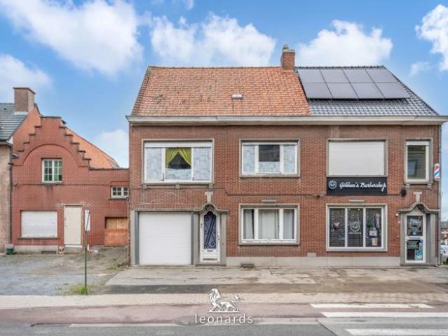 Te renoveren woning in Oostrozebeke