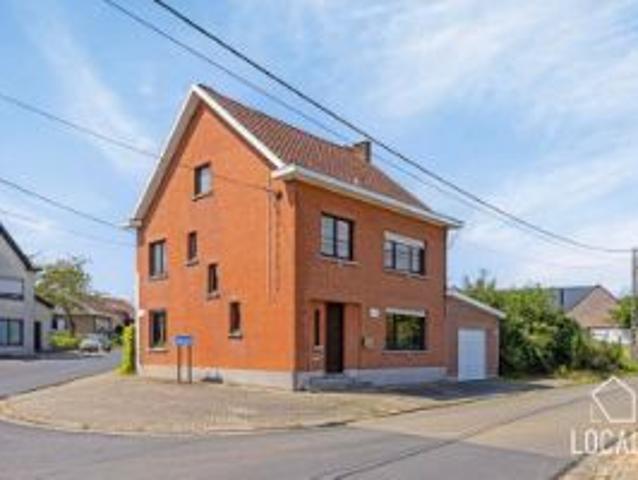 Te renoveren woning in Denderhoutem