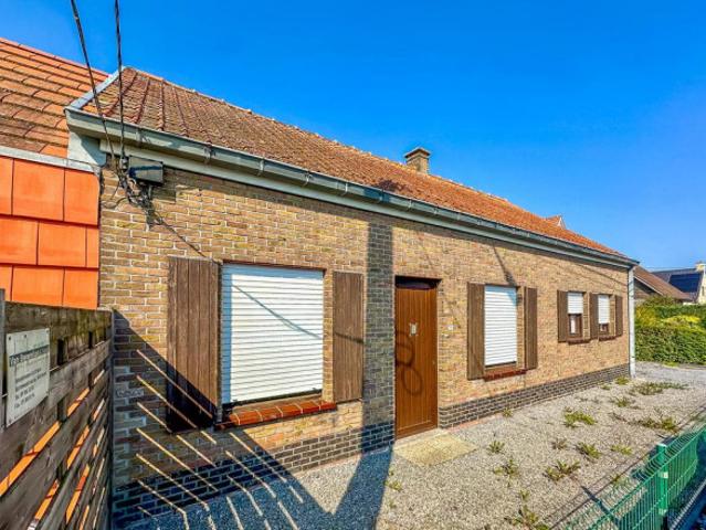 Te renoveren woning te Nazareth De Pinte