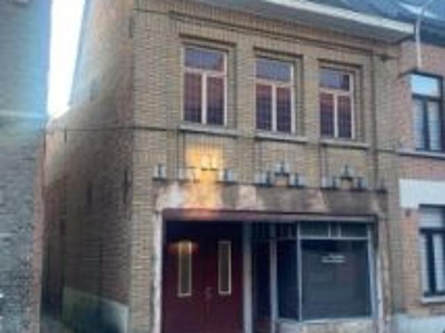 Te renoveren woning vlakbij de dorpskern