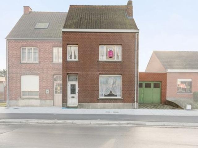 Te renoveren woning 5 slpks met garage en tuin