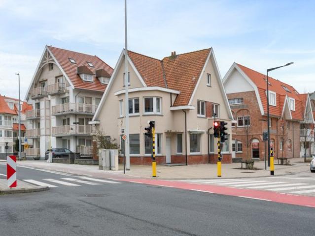 Te renoveren woning/handelspand in Duinbergen