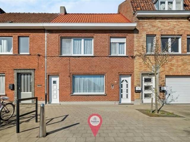 Te renoveren woonst met veel potentieel in Sint Michiels