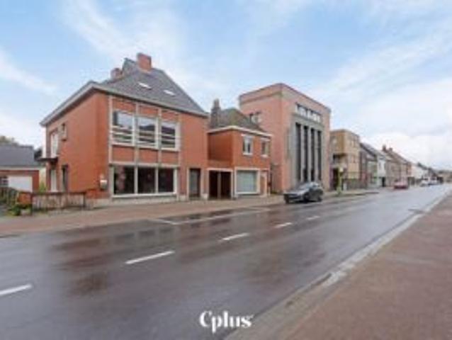 Te renoveren winkelhuis Te koop