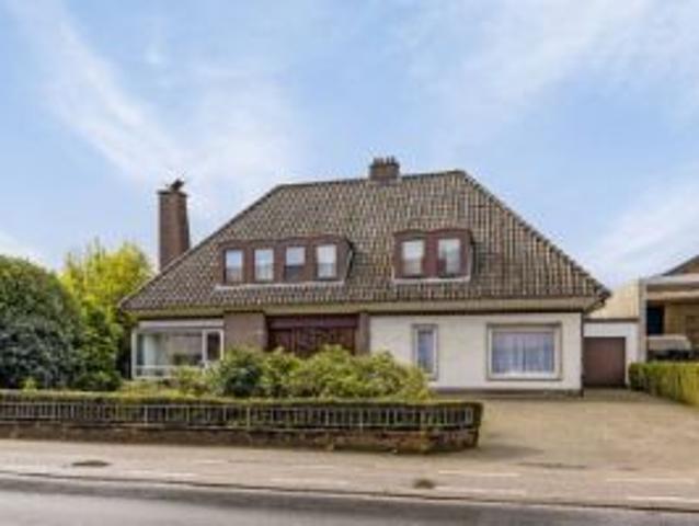 Te renoveren villa in centrum Vrasene
