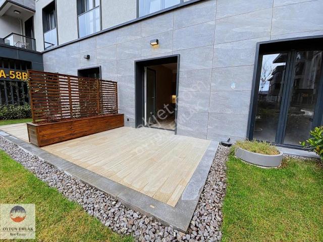 Tema İstanbul 2 B Etabında Satılık 1+1 Bahçe Katı Daire 84 M²
