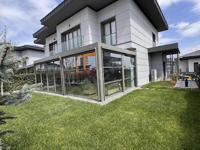 TEMA İSTANBUL 2 KİRALIK TRİBLEX DEKARASYONLU EŞYALI 4+2 VİLLA