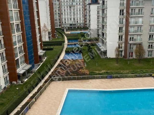 Tema İstanbul Peyzaj Ve Havuz Cephe Satılık 4+1 Boş Daire 186 M²