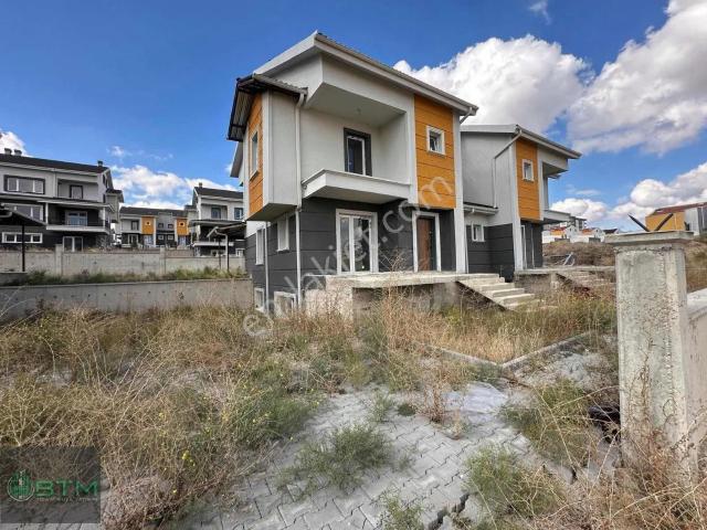 Temelli Alcı Mah.'de Her Türlü Takasa Açık 5+2 Site İçi Villa