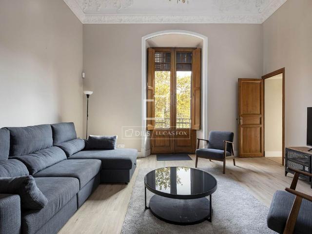 Temporal Holidays Rent. Beautiful bright 3 bedroom apartment for rent in the Gothic quarter, Barcelona