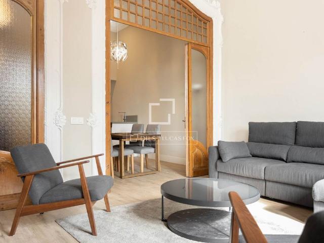 Temporal Holidays Rent. Beautiful bright 3 bedroom apartment for rent in the Gothic quarter, Barcelona
