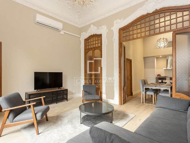 Temporal Holidays Rent. Beautiful bright 3 bedroom apartment for rent in the Gothic quarter, Barcelona