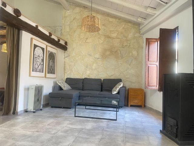 TEMPORARY RENTAL HOUSE FOR COMPANIES – CALLE SAN NICOLÁS, Requena