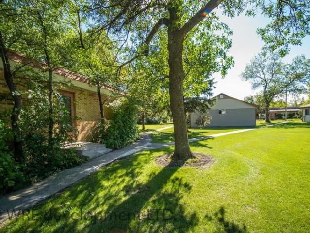 Templeton Properties | 300 Templeton Ave Winnipeg